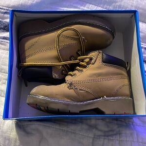 LITTLE BOYS SIZE 8.5 (8 1/2) Buster Brown Boots